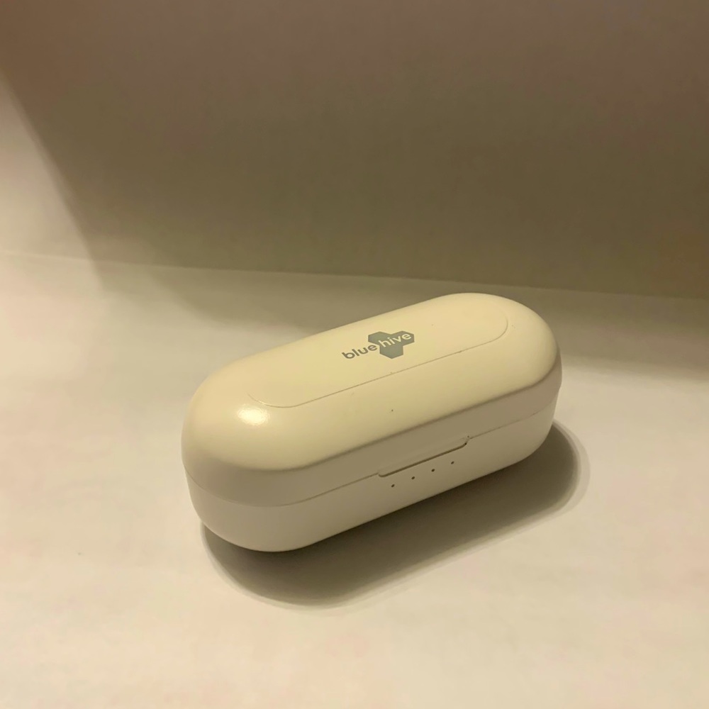 Wireless earbuds